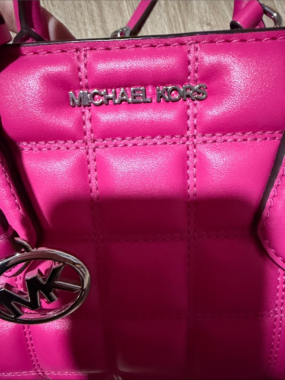 Michael Kors Sheila Dragonfruit Satchel NWT - Picture 2 of 16
